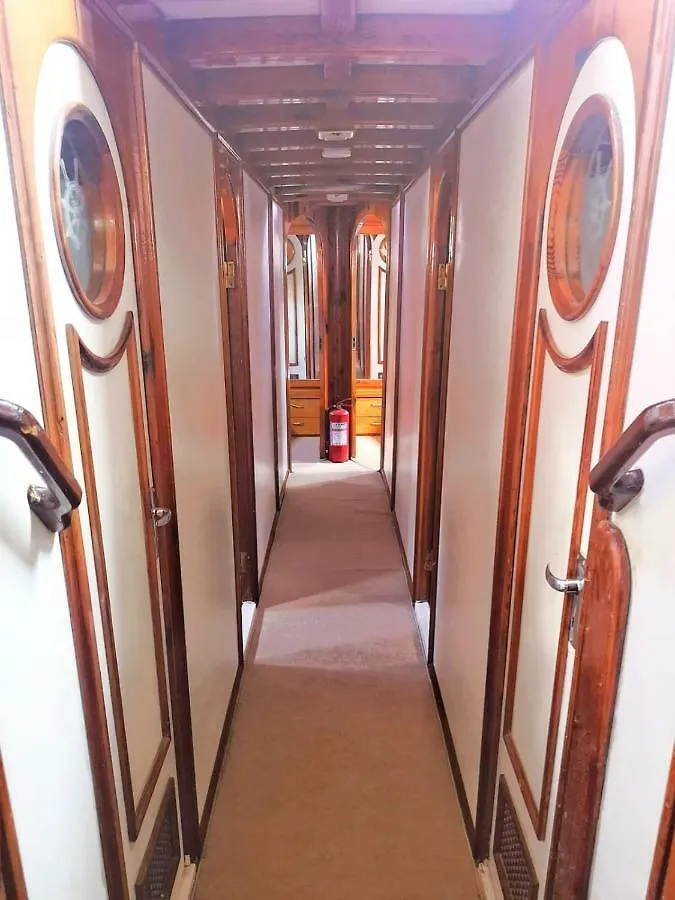 מרמריס Ide Yacht Hotel